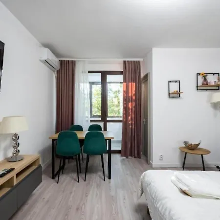 Lejlighed Modern With Balcony Near Metro Access *