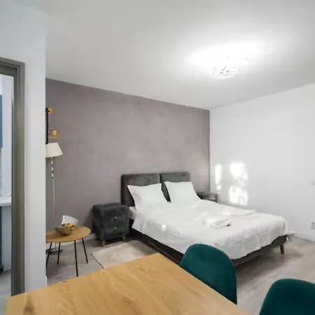 Modern With Balcony Near Metro Access Lejlighed Bukarest